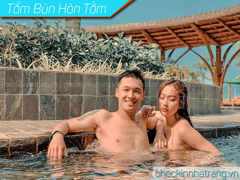 Tắm bùn hòn Tằm