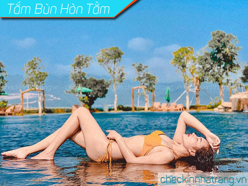 Tắm bùn hòn Tằm